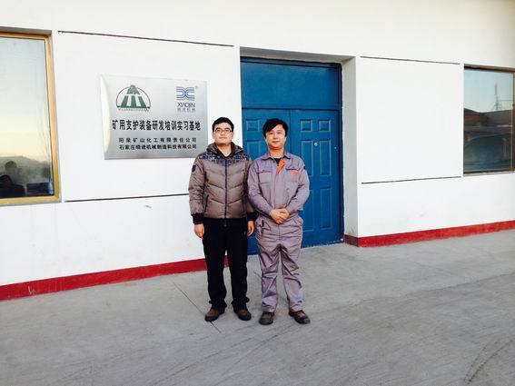 錨固劑自動線神木德潤公司用戶在實習基地培訓(xùn).jpg